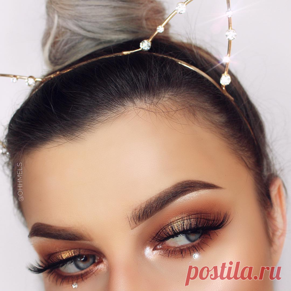 Секреты, которые помогут добиться эффекта больших и выразительных глаз Задача сделать глаза визуально выразительнее и больше – одна из основных причин, по которой многие девушки пользуются косметическими средствами. Классические правила и проверенные мейкап-трюки професс…