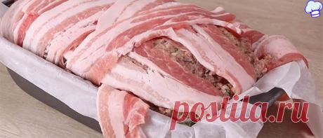 Мясной рулет в беконе Это невероятно вкусное мясное блюдо. Копчёный бекон, который прячет в своей ароматной плетёнке сочный фарш и яркую сердцевину из разноцветных перцев