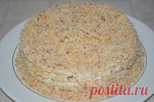 Нежный торт на сковороде: http://eat.pozdravitelnyj.ru/nezhnyiy-tort-na-skovoro.. Быстрый, мягкий, вкусный и тающий во рту тортик. В отличие от «Наполеона», на которого он кажется похожим, этот торт пропитывается всего 1 час.