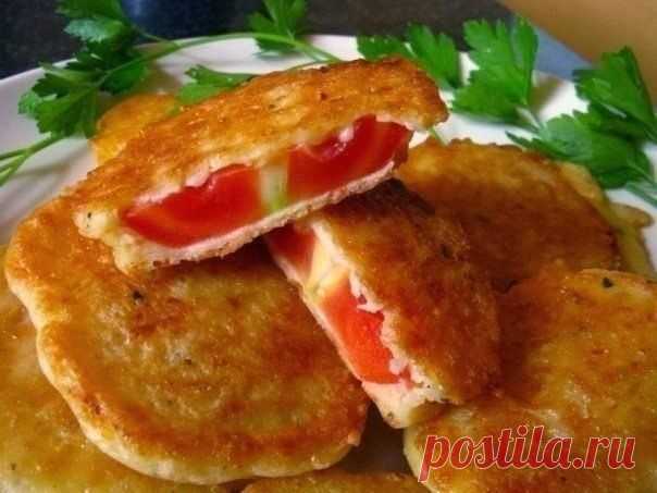 Жареные без масла помидоры в сырном кляре.