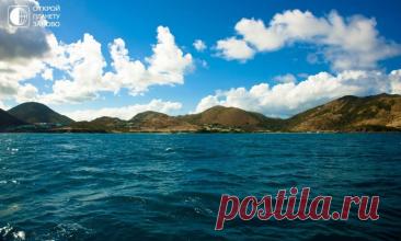 Ангилья - кусочек земного рая Ангилья — самоуправляемая заморская территория Великобритании. В состав территории входят сам остров Ангилья (около 26 км в длину и 5 км в ширину), а также мелкие прилегающие островки и коралловые рифы, не имеющие постоянного населения. Это самые северные острова в группе Наветренных...