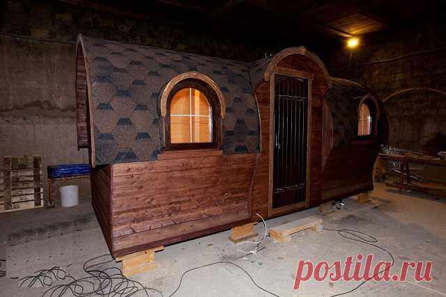 Строительство бани, которая не требует сезонного регулирования корпуса, утеплена, достаточно просторна, надёжна и обеспечена гарантией это высококвалифицированный и кропотливый труд коллектива профессионалов. С учётом стоимости качественных материалов и квалифицированного труда сделано всё возможное для минимизации конечной цены.