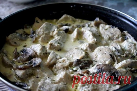 Курица с грибами в сливочно-сырной заправке — рецепт