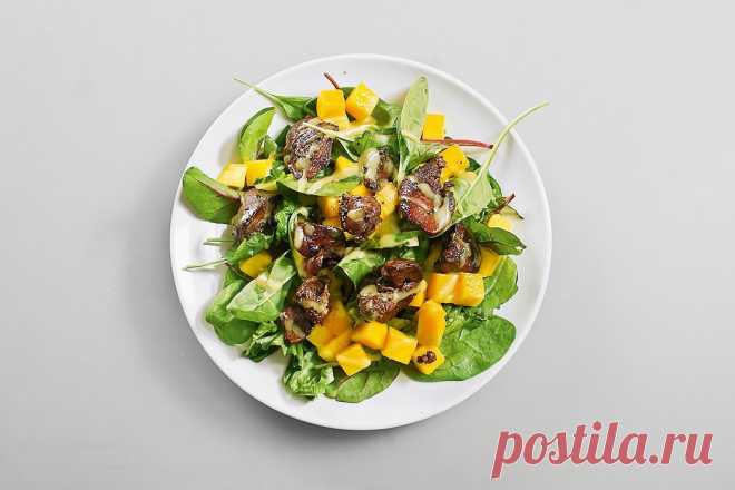 Салат с манго и куриной печенью, пошаговый рецепт с фотографиями  – низкокалорийная еда: салаты. &#171;Афиша-Еда&#187;