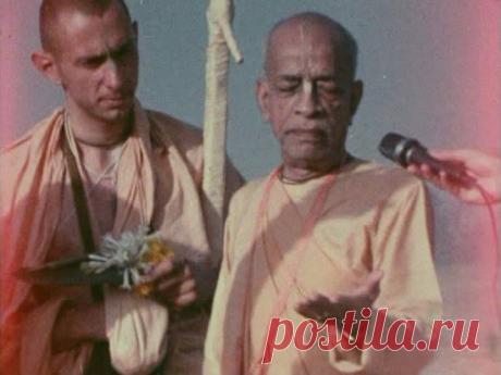 (4) Локарам Дас - СЕРЕБРЯНАЯ ЛОЖЕЧКА. Общение с преданными -...