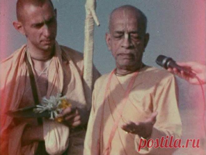 (4) Локарам Дас - СЕРЕБРЯНАЯ ЛОЖЕЧКА. Общение с преданными -...