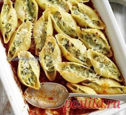 Фаршированные макароны-ракушки Ингредиенты:  - 200 г макаронных изделий Conchiglioni (крупных ракушек) - оливковое рафинированное