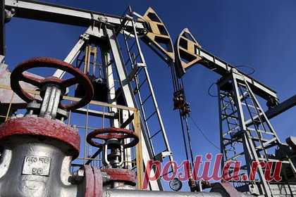 В ОПЕК оценили динамику добычи нефти в России. По итогам октября 2023 года суммарные объемы нефтедобычи в России остались на сентябрьском уровне в 9,5 миллиона баррелей в сутки. Об этом сообщается в декабрьском отчете Организации стран-экспортеров нефти (ОПЕК). В октябре производство жидких углеводородов достигло уровня в 10,9 миллиона баррелей.
