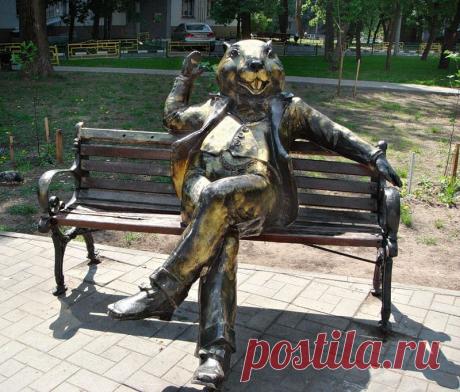 Поварская - улица аристократов (пешеходная)
 Пешеходная экскурсия по Москве с нашим гидом. Вы узнаете историю Поварской улицы – самой аристократической улицы дореволюционной столицы. Здесь началась история знаменитого брака графа Шереметьева и крепостной актрисы Полины Жемчуговой. Поварская была и самой литературной улицей Москвы – здесь жили Гоголь, Лермонтов, Цветаева. Эта экскурсия – хит этого сезона.