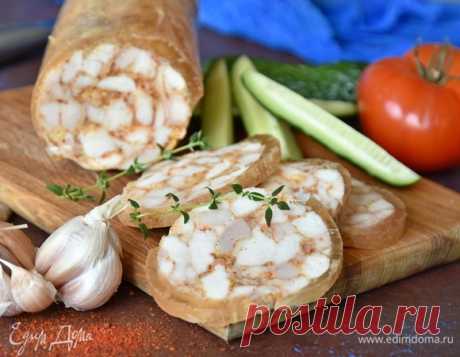 Куриный рулет с паприкой. Ингредиенты: курица тушка, паприка сладкая, специи Замечательная альтернатива колбасе. Быстрый, экономичный и простой рецепт рулета из курицы. Добавление специй и сладкой паприки делает его более эффектным с мраморным рисунком. Для приготовления ру...