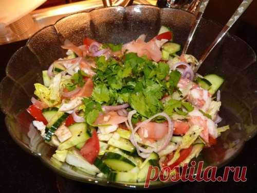 Овощной салат с крабовыми палочками