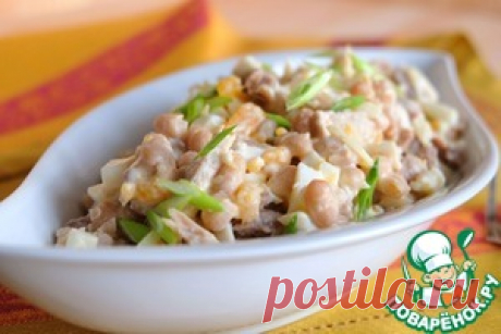 Салат мясной с консервированной фасолью (можно добавить свежий огурец)