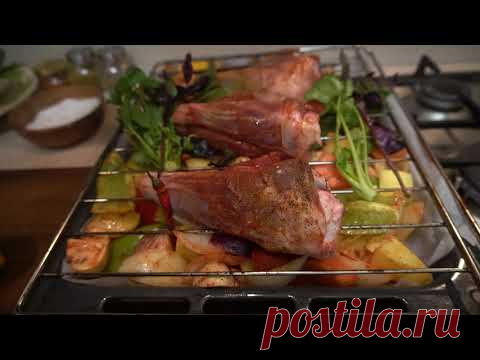 Баранина запеченная с овощами.