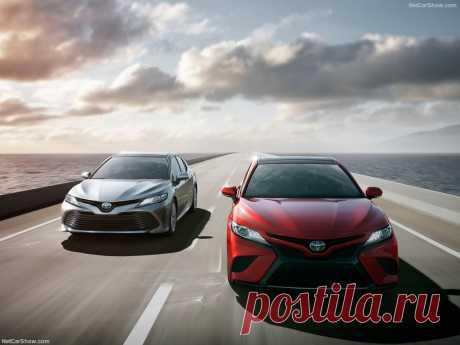 Смотри! Toyota Camry 2018 года Пожалуй, самым ожидаемым событием, проходившим в рамках детройтского автосалона, стала презентация рестайлинговой версии седана Toyota Camry 2018. Правда,