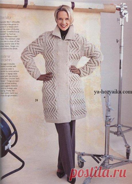 Пальто красивой, необычной вязкой спицами. Схема для вязания пальто спицами