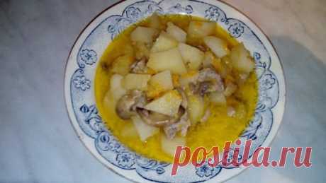 Картошка тушенная с мясом и грибами в мультиварке по рецепту Марины! Мультиварка и простые рецепты
Автор: Дмитрий Новоселецкий
РЕЦЕПТ: 1/2 - ЛУКОВИЦЫ, 1 - МОРКОВЬ, 200 ГРАММ - ГРИБОВ (ШАМПИНЬОНЫ), 300 ГРАММ - МЯСА (СВИНИНА), 1 КГ. - КАРТОФЕЛЯ, 2 СТОЛОВЫЕ ЛОЖКИ - СМЕТАНЫ, СОЛЬ ПО ВКУСУ, МАСЛО ДЛЯ ОБЖАРКИ ОВОЩЕЙ, ЗЕЛЕНЬ ДЛЯ ПРИСЫПКИ.
ВРЕМЯ ПРИГОТОВЛЕНИЯ: 15 МИН. - ЖАРКА, 1 ЧАС. - ТУШЕНИЕ.
