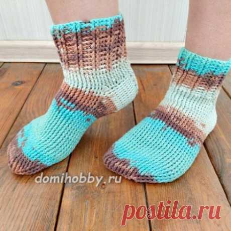 Красивые тёплые носки крючком