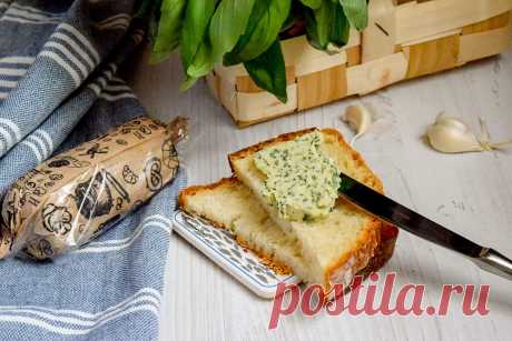 Базиликовое масло с сыром пекорино - СделаемВкусно.ру И на ломтик хрустящего хлеба намазать, и в картофель плюхнуть не жалея — базиликовое масло с пекорино очень рекомендую к приготовлению.