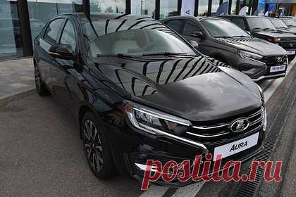 Названы самые популярные у россиян отечественные авто. По итогам января-июля 2023 года самой популярной у россиян отечественной маркой автомобиля стала Lada — на ее долю пришлось 97 процентов спроса. Высоко востребованными у граждан пользовались модели Granta, Vesta и Largus. Оставшиеся три процента пришлись на марки УАЗ, ГАЗ и «Москвич».