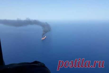США обвинили хуситов в атаке двух нефтяных танкеров в Красном море. Центральное командование ВМС США обвинило хуситов в атаке с помощью беспилотных летательных аппаратов (БПЛА) двух нефтяных танкеров, которые шли под флагом Норвегии и Индии в Красном море. При этом отмечается, что никто из членов обоих судовых экипажей не пострадал в ходе инцидентов.