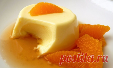 Апельсиновая nанакота

Ингредиенты: (на 3 порции) 

1 крупный апельсин 
2 желтка 
75г молока 
1щепотку стевии(можно без нее) 
10г желатина 
100г воды 

Способ приготовления: 

С апельсина натереть цедру, чем больше, тем ароматнее будет. 
Выжать из апельсина сок. 
Замочить желатин в холодной воде на 10 минут. Через 10 минут добавить половину сока в желатин. 
Взбить желтки до светло-желтой пены. 
Вскипятить молоко, добавить цедру, стевию, дать поварится 2 минуты. Добавить ос...