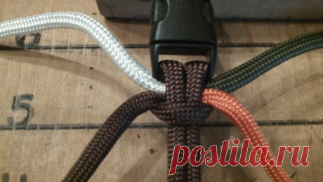 How to Tie a 4 Strand Paracord Braid With a Core and Buckle. : 14 Steps (with Pictures) - Instructables