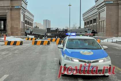 Опубликован список погибших во время беспорядков в Казахстане полицейских. Министерство внутренних дел Казахстана опубликовало список погибших во время беспорядков семерых полицейских. Среди них капитан полиции города Тараз Рахат Сланбеков 1988 года рождения, старшина полиции города Алматы Ринат Камбетов 1988 года рождения, старший сержант полиции Алматы Ален Асылханов 1993 года рождения.
