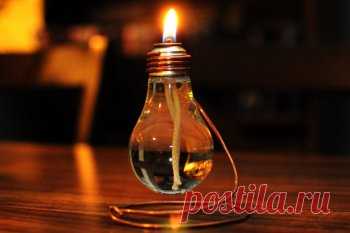 Простая масляная лампа из обычной лампочки — Своими руками