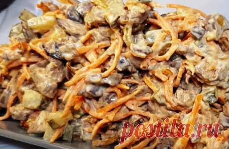 Салат из куриной печени с соленым огурцом