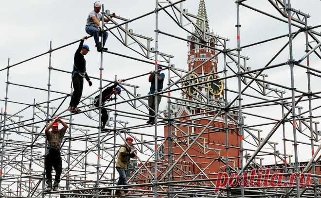 Глава Конституционного суда счел невозможным новый железный занавес. России не надо двигаться «совсем вправо» или «совсем влево», что напоминает «ловушку смертельного маятника», заявил Зорькин. На рубеже XXI века в стране был установлен закон, и нужно сохранить сильное государство, полагает он