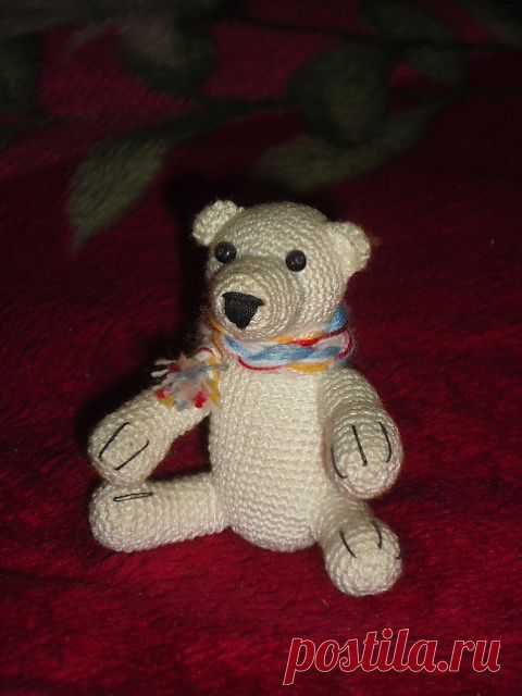 Бевый вязаный мишка (амигуруми)