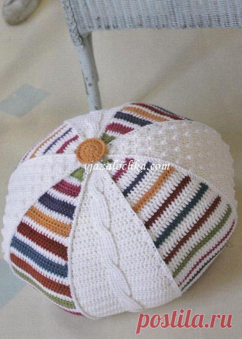 Круглый вязаный пуф