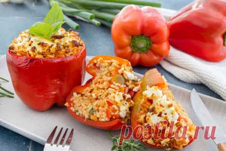 Gefüllte Paprika mit Reis und Feta | Rezept - eat.de