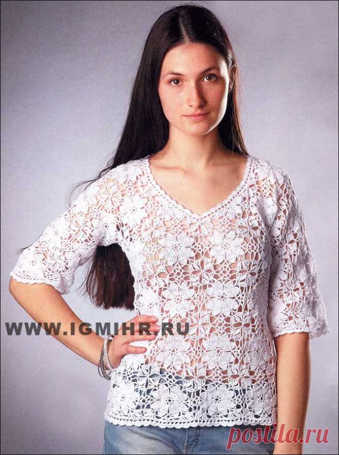 Нежный белый пуловер из цветочных мотивов. Крючок