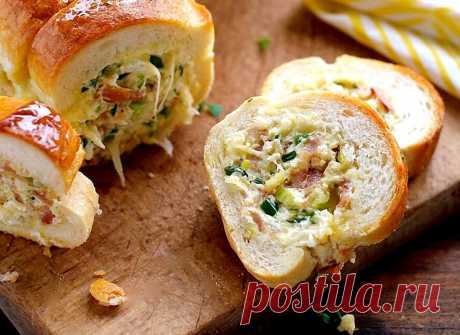 7 вкуснейших блюд для майских, которые заткнут шашлык за пояс Фаршированный багет

cookjournal.ru

Отличная замена традиционным бутербродам. Это блюдо нужно сделать заранее дома. Оно легкое в приготовлении, вкусное и очень красиво и оригинально смотрится на стол…