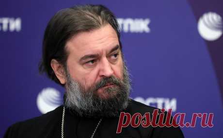 В Белгороде ответили на упрек в отсутствии «молитвенного ажиотажа». Протоиерей Андрей Ткачев заявил, что белгородцы недостаточно молятся святому Иосафу Белгородскому, чтобы он защитил их землю. В Белгородской митрополии отметили, что священник будто обвинил жителей в происходящих с ними бедах