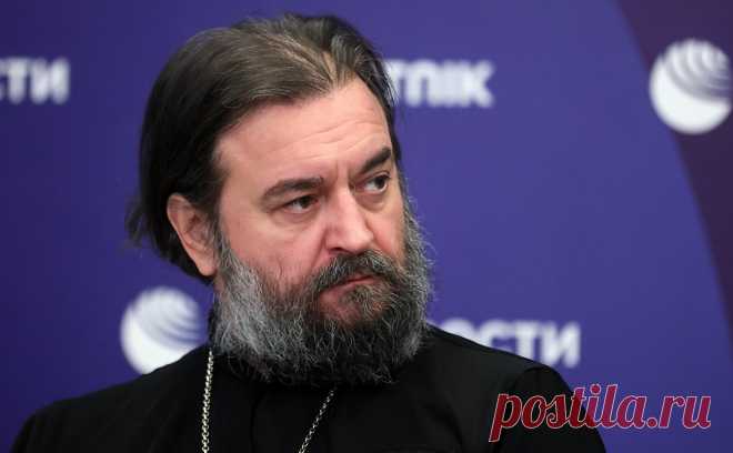 В Белгороде ответили на упрек в отсутствии «молитвенного ажиотажа». Протоиерей Андрей Ткачев заявил, что белгородцы недостаточно молятся святому Иосафу Белгородскому, чтобы он защитил их землю. В Белгородской митрополии отметили, что священник будто обвинил жителей в происходящих с ними бедах
