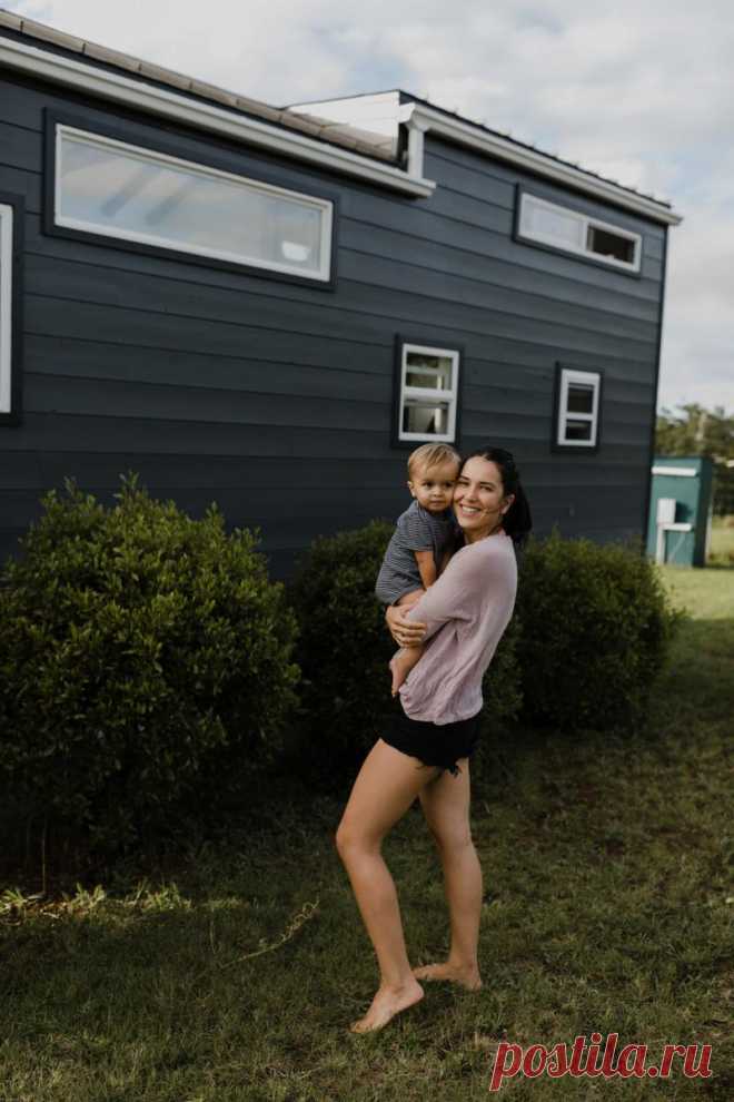 Все смеялись,когда молодая семья с ребенком решили построить дом без воды и электричества среди поля.Зато теперь им не до смеха
Зена и Шен Фонтанилья оба выросли на острове Мауи на Гавайях, но встретились они лишь когда закончили колледж. Сейчас пара живет той жизнью, о которой …
Читай дальше на сайте. Жми подробнее ➡