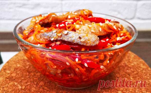 На столе у нас такая закуска не задерживается, ее все хвалят: вкусная «селедка по-корейски», в магазине такую не купить, делюсь - Будет вкусно - Медиаплатформа МирТесен Готовлю такую закуску из селёдки очень часто на праздники, ее все хвалят, особенно мужчины, в первую очередь съедают, а потом спрашивают меня: - А ты где такую вкуснятину купил? Мы в магазине такую даже не видели! - Конечно не видели, потому что не купить такую в магазине, сам ее делаю! И ведь - 29 сентября...