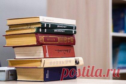 Матвиенко пожаловалась на рост цен на школьные учебники. Спикер Совета Федерации Валентина Матвиенко поручила председателю комитета Совфеда по науке, образованию и культуре Лилии Гумеровой обратиться в Федеральную антимонопольную службу с требованием проверить обоснованность повышения цен на школьные учебники издательством «Просвещение» на фоне их нехватки в регионах.