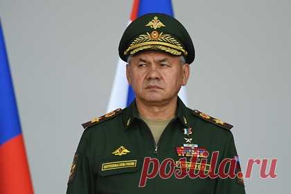 Шойгу устроил гонки на танках с начальником Генштаба. Глава Министерства обороны России Сергей Шойгу посоревновался с начальником Генерального штаба Вооруженных сил Валерием Герасимовым на трассе танкового биатлона. Уточняется, что министр был на газотурбинном танке Т-80, а Герасимов — на Т-72. Министр заявил, что ему «хотелось почувствовать то, что чувствуют наши ребята»
