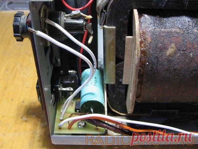 Подключение кулера к сети 220В с регулировкой оборотов Приветствую, радиолюбители-самоделкины!Как известно, многие электронные устройства в процессе работы выделяют тепло - в некоторых случаях его настолько мало, что с отводом справляются стандартные корпуса любые деталей (примерно до 0,25Вт), иногда требуются небольшие радиаторы (до 5-7Вт), а в