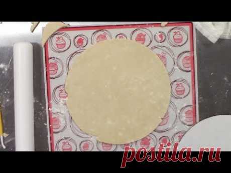 How to prepare your dough for Pretty Pie Crusts!