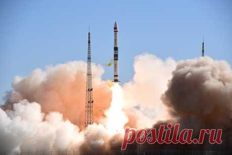 Китай вывел на орбиту четыре спутника группировки «Тяньму-1». Китайская ракета-носитель «Куайчжоу-1А» вывела на орбиту спутники, которые войдут в группировку «Тяньму-1», сообщила Китайская аэрокосмическая научно-промышленная корпорация. Аппараты будут собирать данные о различных атмосферных частицах, а также отслеживать изменения в атмосфере, ионосфере и Мировом океане.