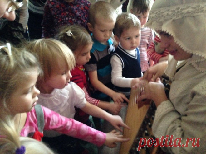 Фото с концерта "Знакомьтесь, гусли!"
Регулярные концерты живой музыки в Студии Гармонического развития детей "Зёрнышко". г. Долгопрудный.
Приходите, не пожалеете!