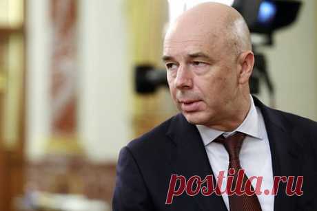 Силуанов отказался верить в дефолт США. Раскручивание истории с дефолтом США происходит почти каждый год, однако верить, что это случится, не стоит. Таким образом ситуацию прокомментировал глава Минфина России Антон Силуанов. Он заявил, что отказывается верить в проблемы США такого характера, потому что они в любой момент могут включить печатный станок.