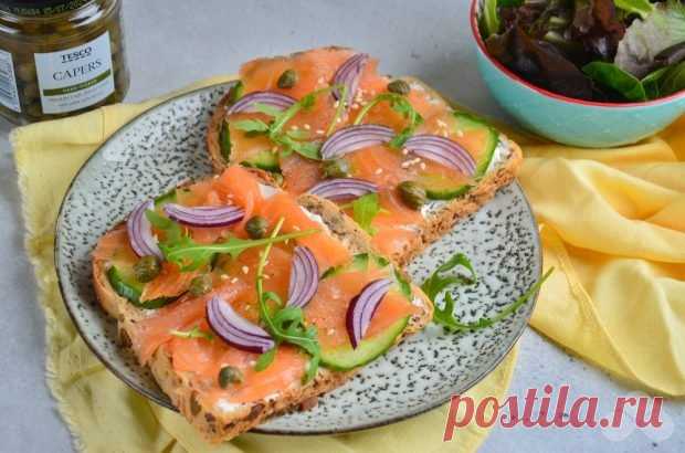 Бутерброды с копченым лососем и каперсами – простой и вкусный рецепт с фото (пошагово)