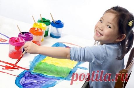 Веселый мир цветов и красок на французском Детей в отличие от взрослых сложно мотивировать к изучению иностранного языка. Поэтому, ребенка нужно заинтересовать. Каким образом? Увлечь его игрой, которая поможет удерживать внимание маленького ученика на протяжении...