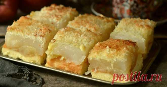 Новый удивляющий пирог с яблоками: мало теста, много начинки и хрустящая кокосовая посыпка! Потрясающий вкус.