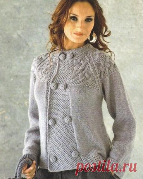 ПЕТЕЛЬКА К ПЕТЕЛЬКЕ. Серый двубортный жакет